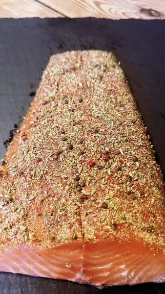 Graved Lachs Svendborg mit Fenchel, Anis und rosa Beeren ca. 1.1 kg